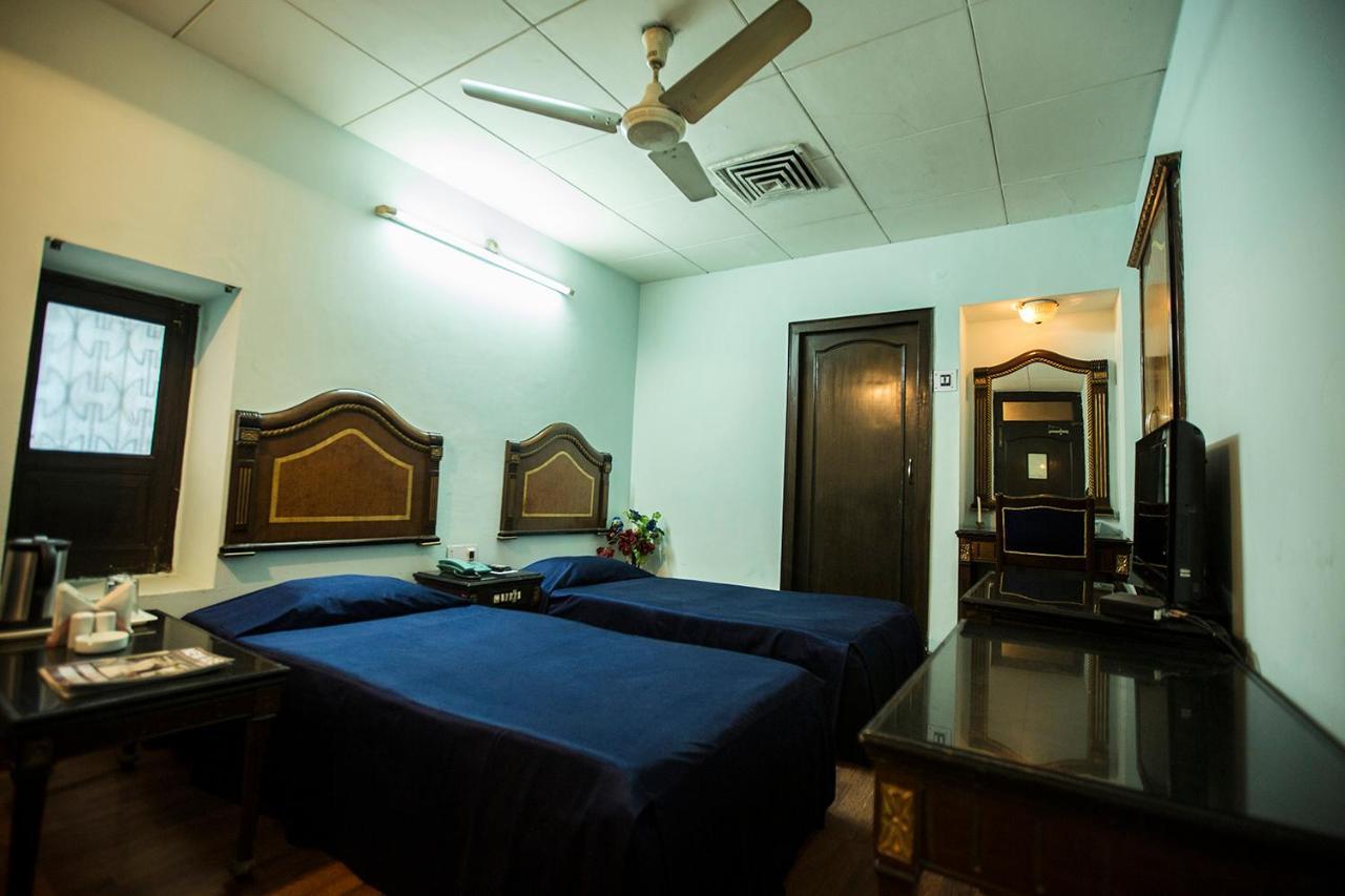 Deep Hotel Lucknow Esterno foto