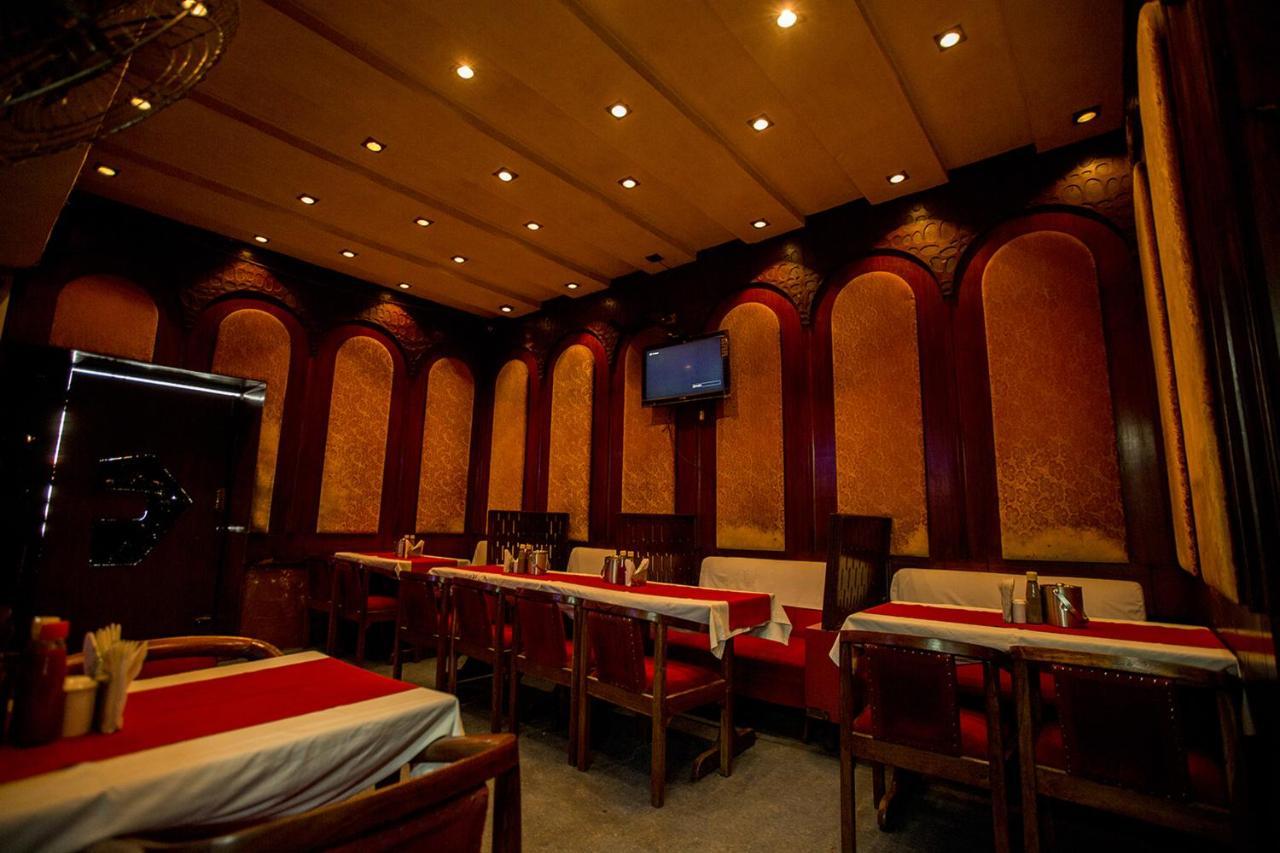 Deep Hotel Lucknow Esterno foto