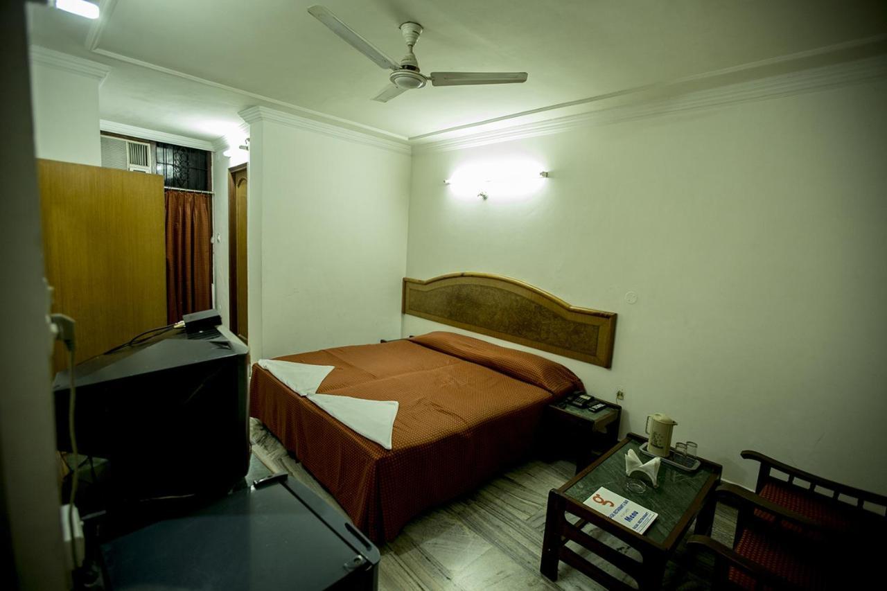 Deep Hotel Lucknow Esterno foto